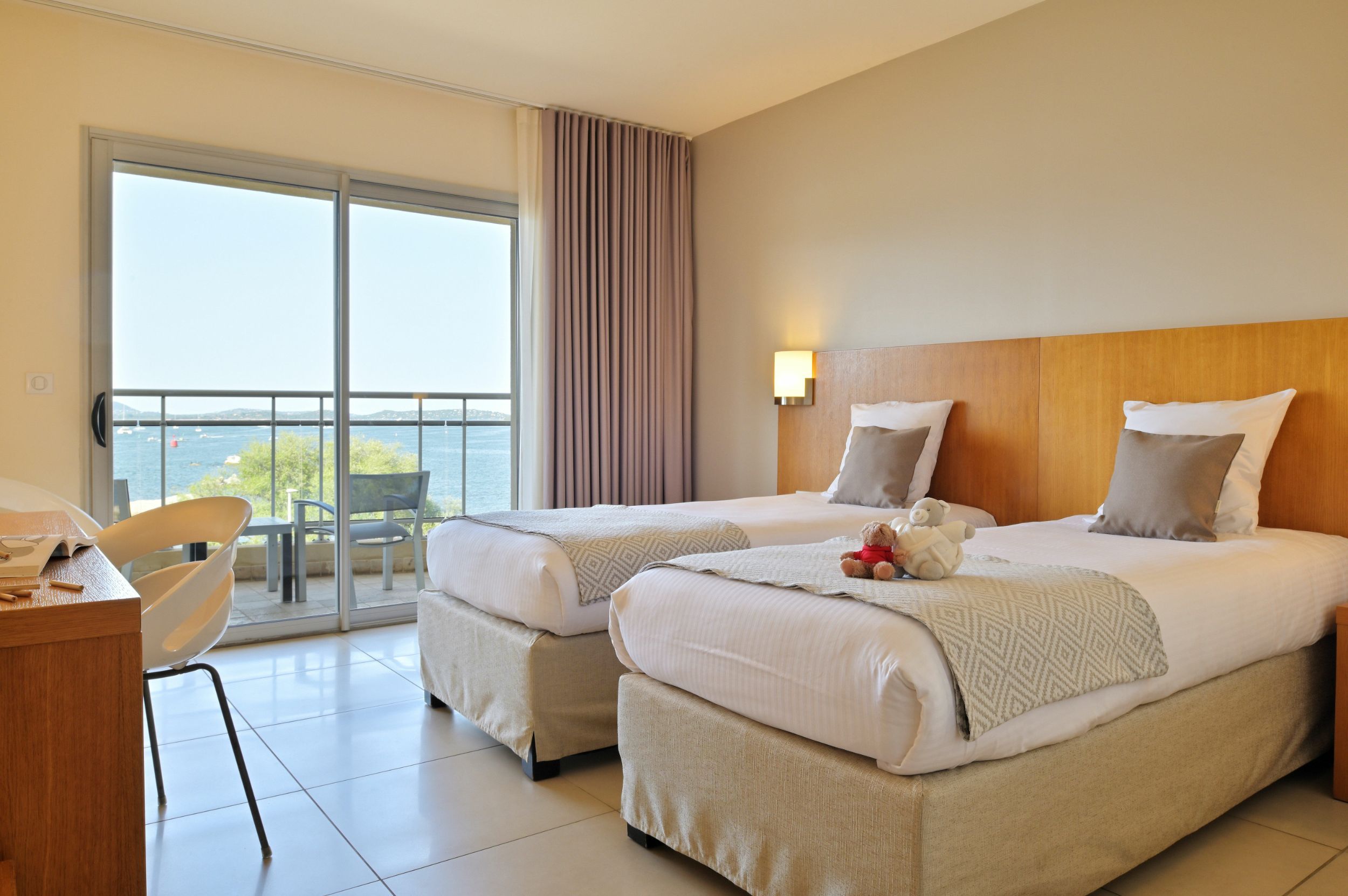 Une chambre d'hôtel avec vue marais salants à Porto-Vecchio | Hôtel Costa Salina