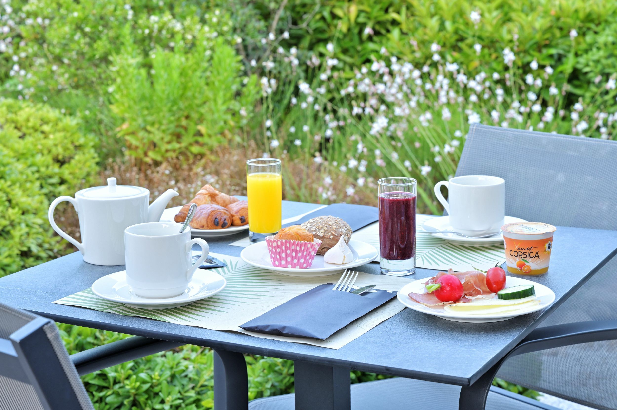 PETIT-DÉJEUNER